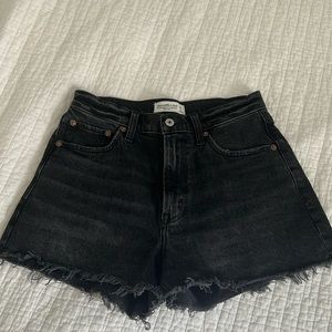 Abercrombie & Fitch dark gray The 90’s relaxed cutoff short high rise size 27